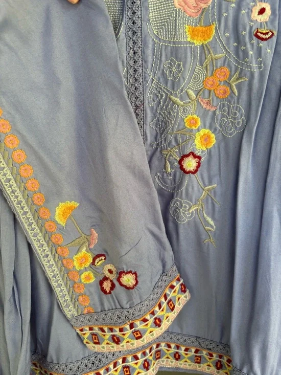 Lavender Embroidered Floral Long-Sleeve Tunic Top - Picture 6 of 10
